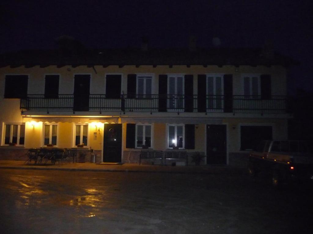 Agriturismo Cascina Vrona Villa Monteu Roero Exterior photo
